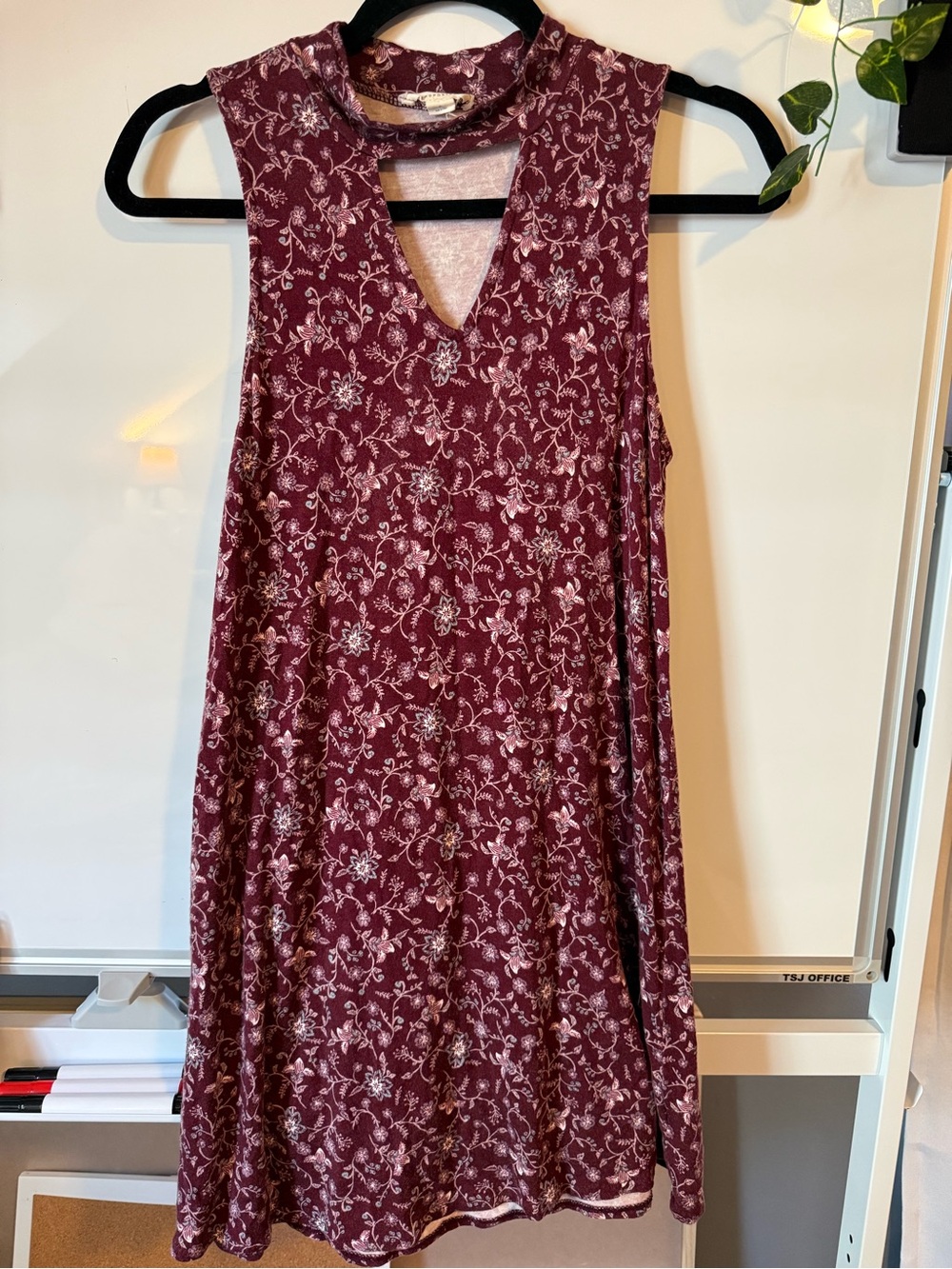 Aeropostale Burgundy Floral Sleeveless Keyhole Swing Dress